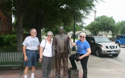 On June 14 TIAA members visited Su Vino Winery in Grapevine and posed with a statue of the mayor.